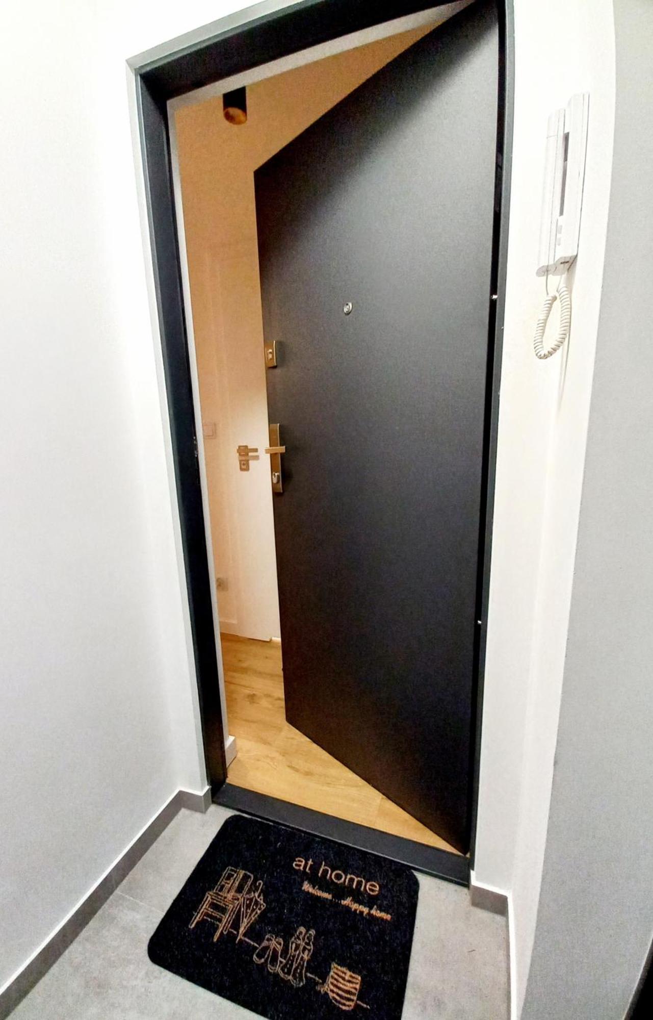 Neoapartments Lotnicza Wrocław Buitenkant foto
